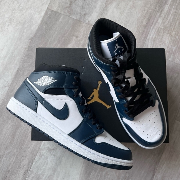 Air Jordan 1 Mid Armory Navy Mens 9.5 - Picture 1 of 6